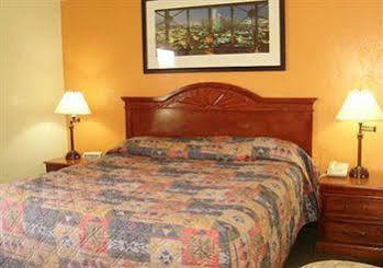 Rodeway Inn Perry Esterno foto